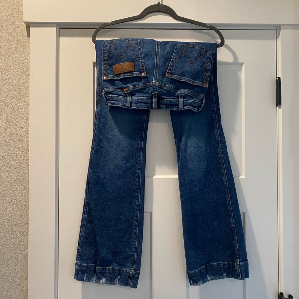 Wrangler High Rise Boot Cut - Size 26x32